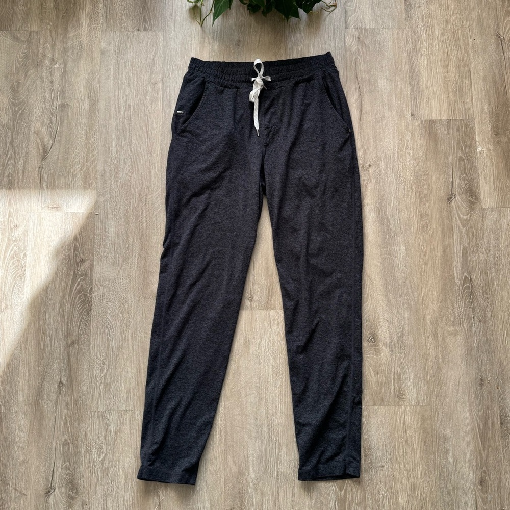 Vuori Gray performance joggers - image 2